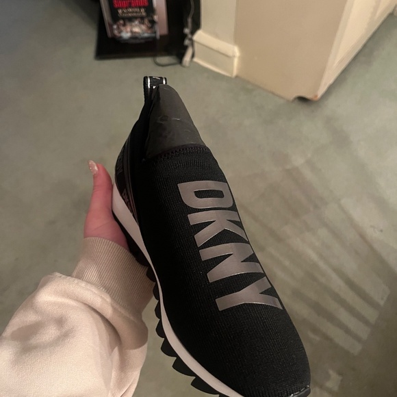 Brand New DKNY Black Women's Sneaker - Picture 2 of 5